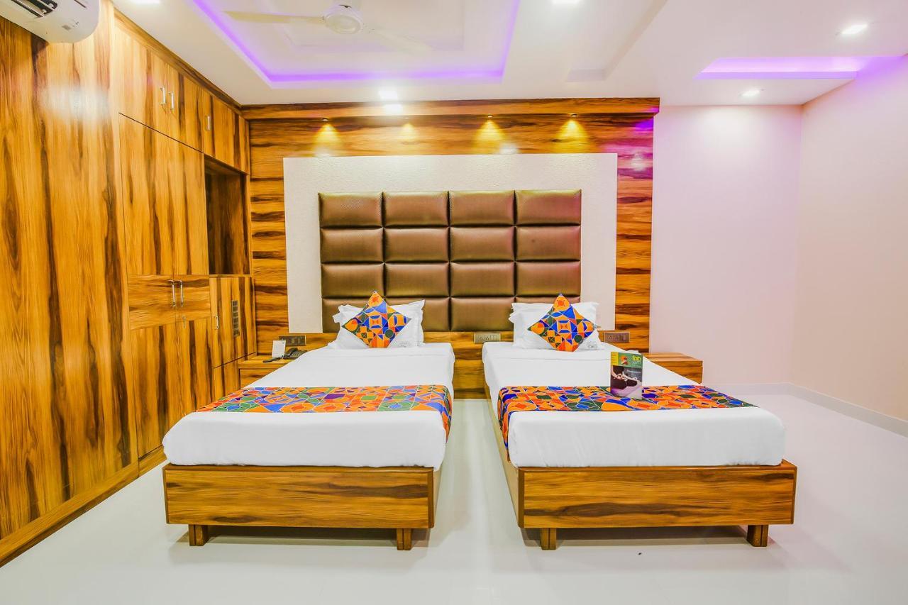 Fabhotel Orion Crystal Park Circus